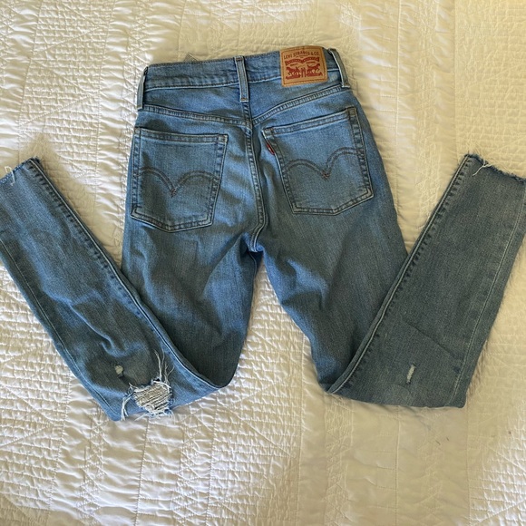 Levi’s Wedgie Jeans - Picture 4 of 5
